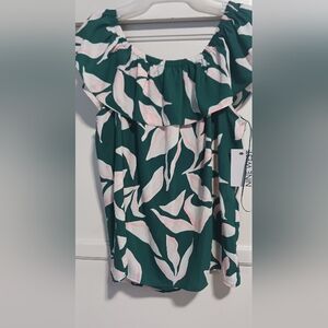 NWT Nine West Green and Pink Leaf Print Top